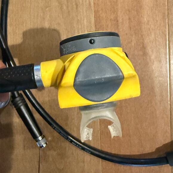 Mares MR22T Abyss Regulator & Octo Set Scuba Diving Gear - Picture 5 of 14